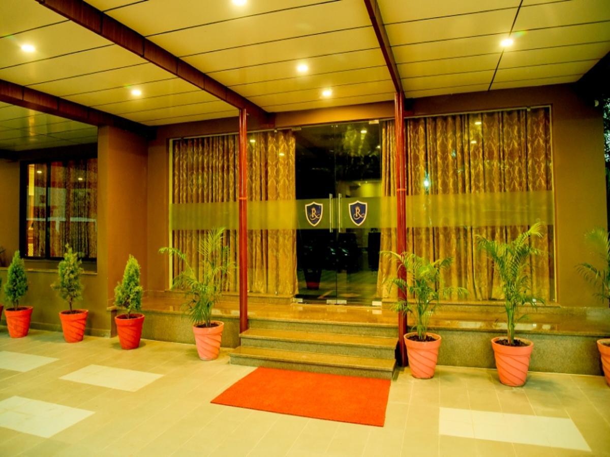 Royal Inn Khandwa Esterno foto