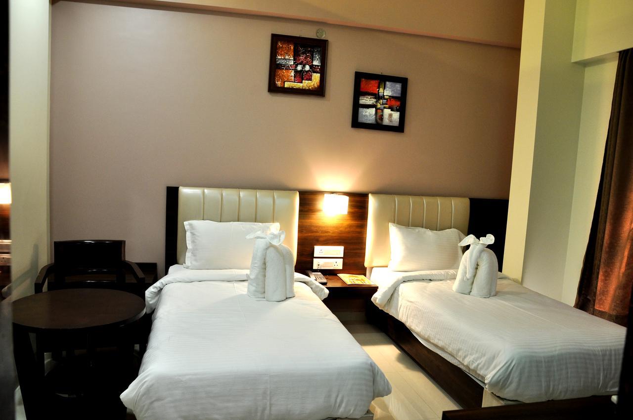 Royal Inn Khandwa Esterno foto